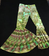Load image into Gallery viewer, Size Medium Bell Bottom Leggings