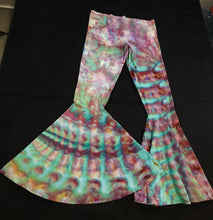 Load image into Gallery viewer, Size Medium Bell Bottom Leggings