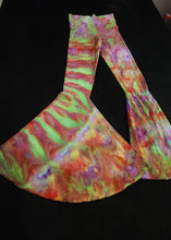Load image into Gallery viewer, Size Small Bell Bottom Leggings