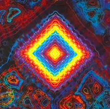 Load image into Gallery viewer, Size 2XL Diamond Mandala with Micro Geode Background
